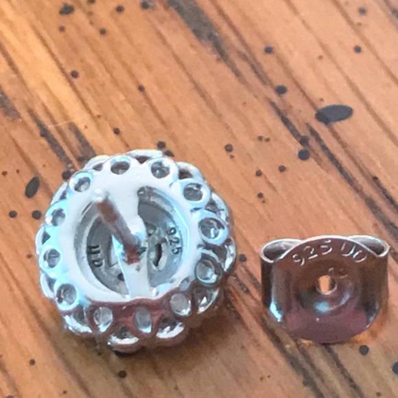 🎉2X HP🎉 💎💎🆕 Genuine Diamond & Sterling Silver Round Halo Stud Earrings💎💎 - Picture 7 of 9